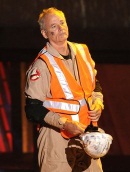 Bill Murray vestido con el traje de "Ghostbuster" durante la entrega de premios "Spike" en 2010